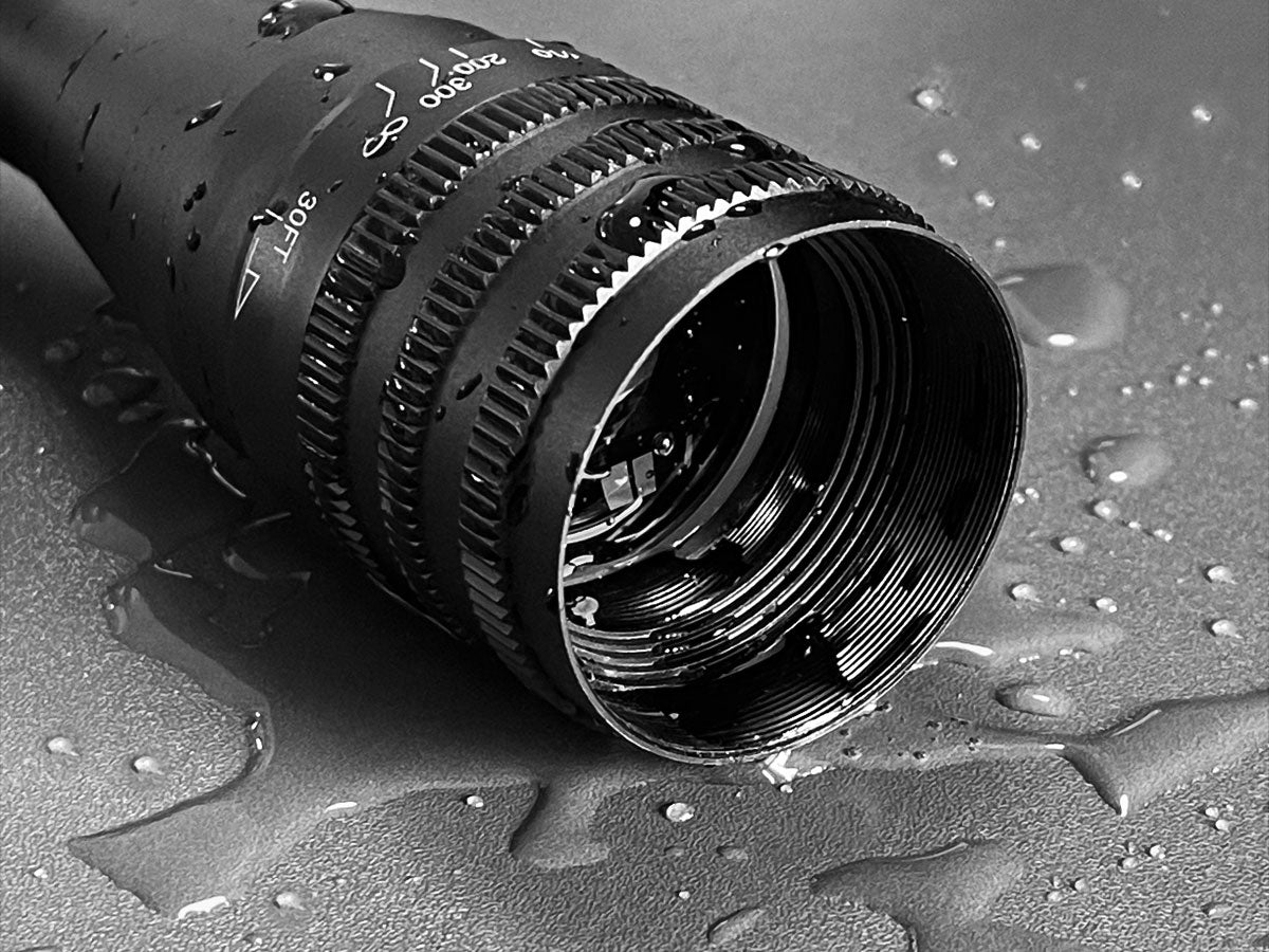 Waterproof and fog-proof scope, aluminum alloy, sealed and nitrogen-filled.